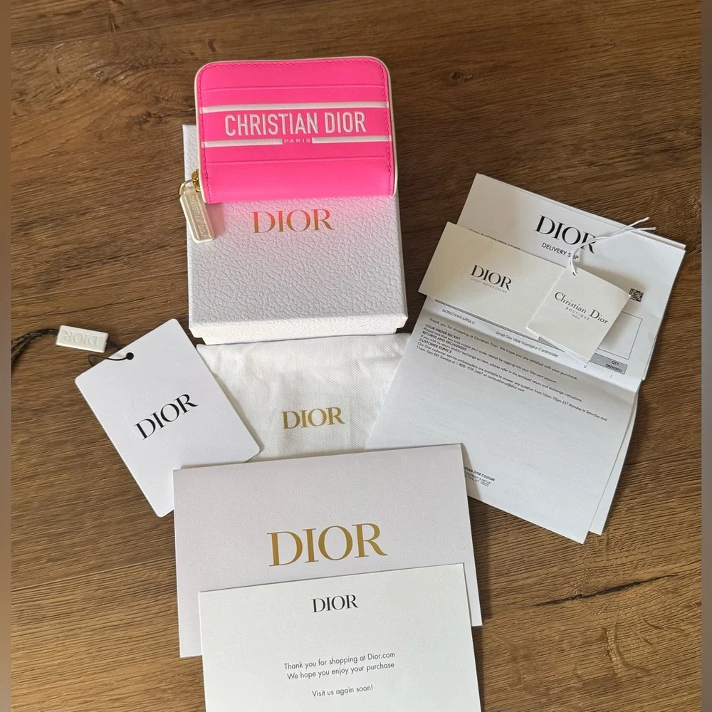 DIOR-AUTHENTIC (NWT) Small Pink & White Leather Vibe Voyageur Wallet